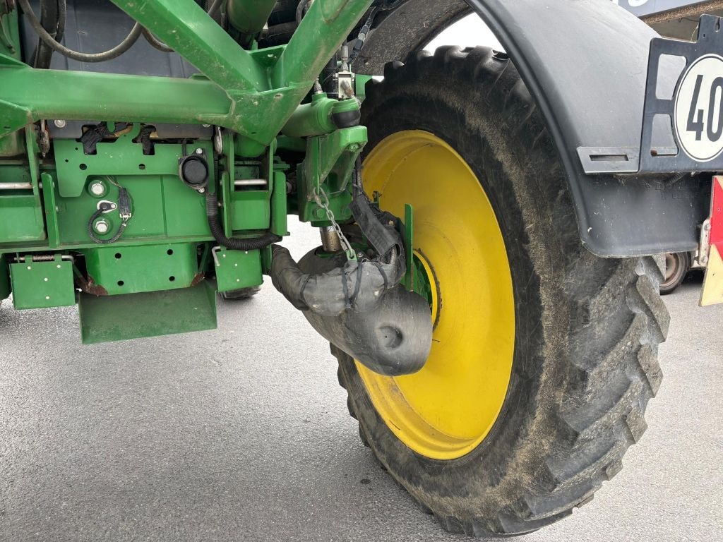 Pulverisateur automoteur JOHN DEERE 4040i - photo slide 23