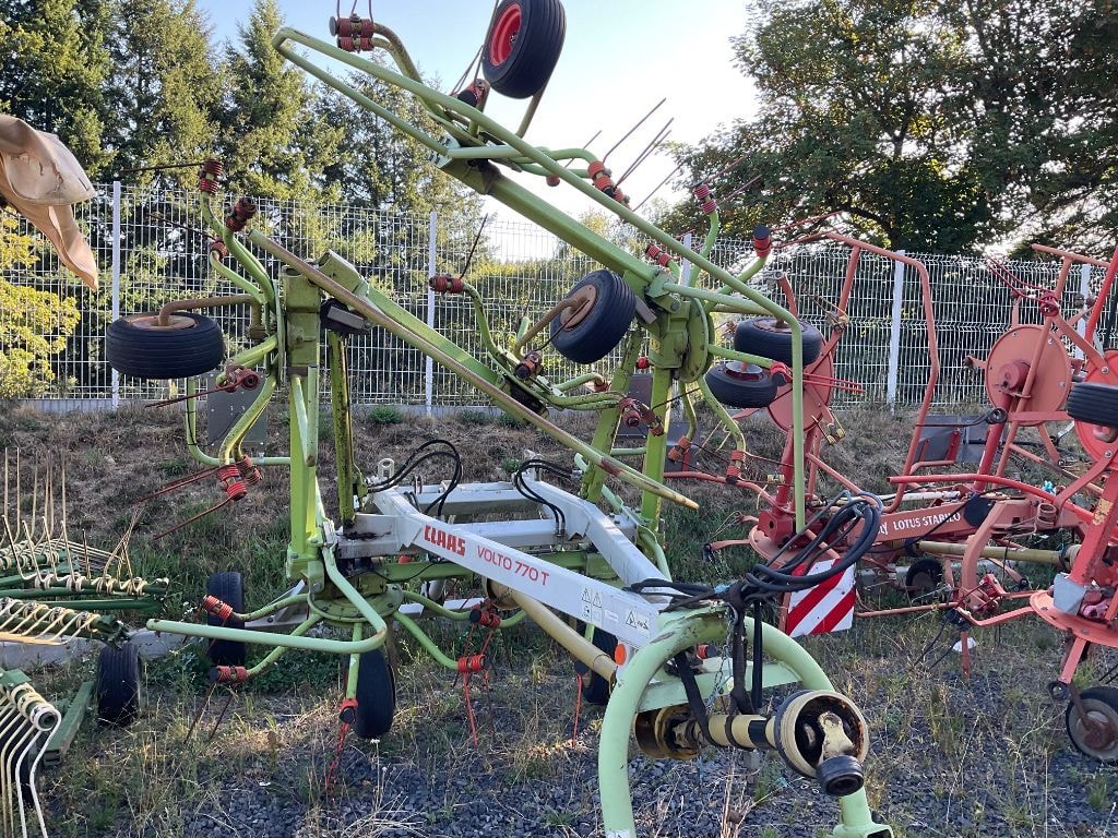 Faneuse CLAAS Volto 770t - photo slide 4