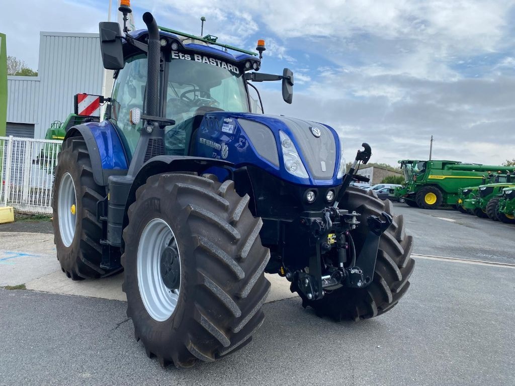 Tracteur NEW HOLLAND T7.245 BLUEPOWER - photo slide 2