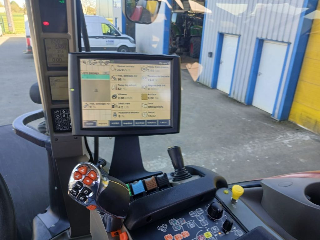 Tracteur CASE IH OPTUM 300 CVX AFS - photo slide 9