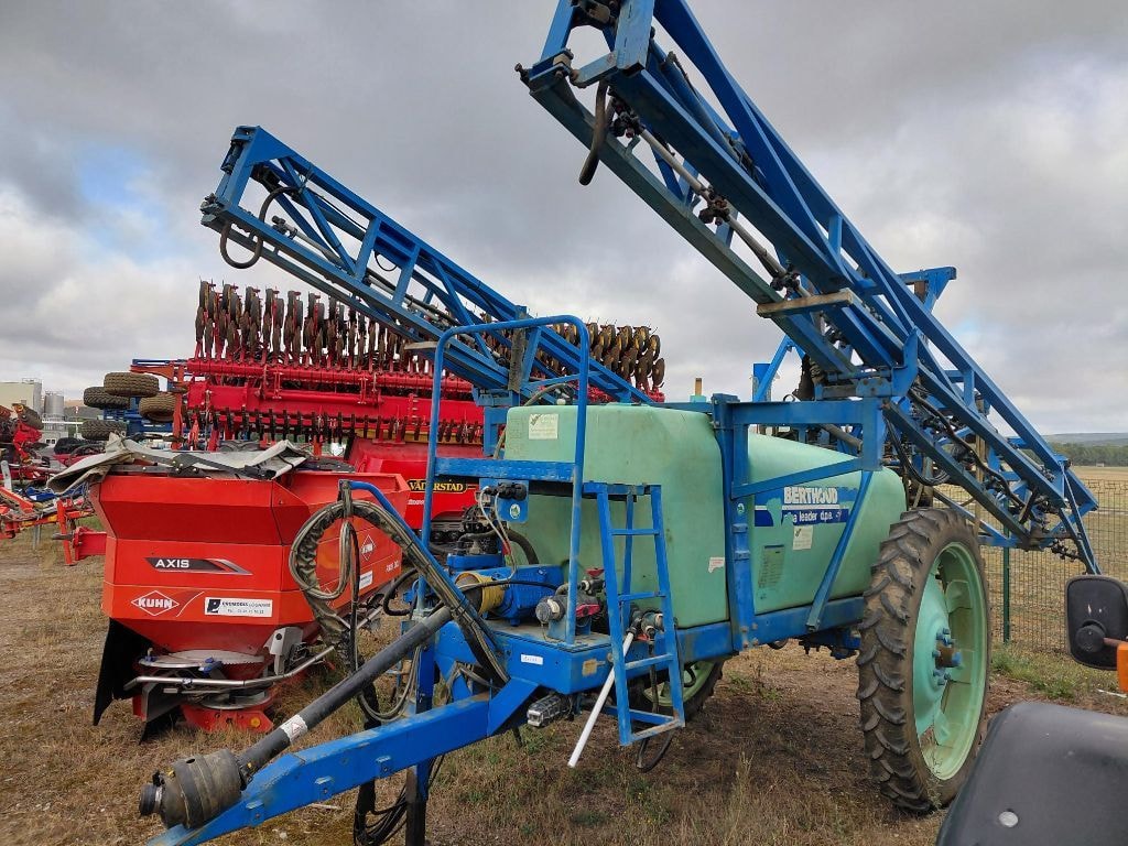 Pulverisateur BERTHOUD ALBA LEADER 2500 L. / 24 M. DPE - photo slide 2