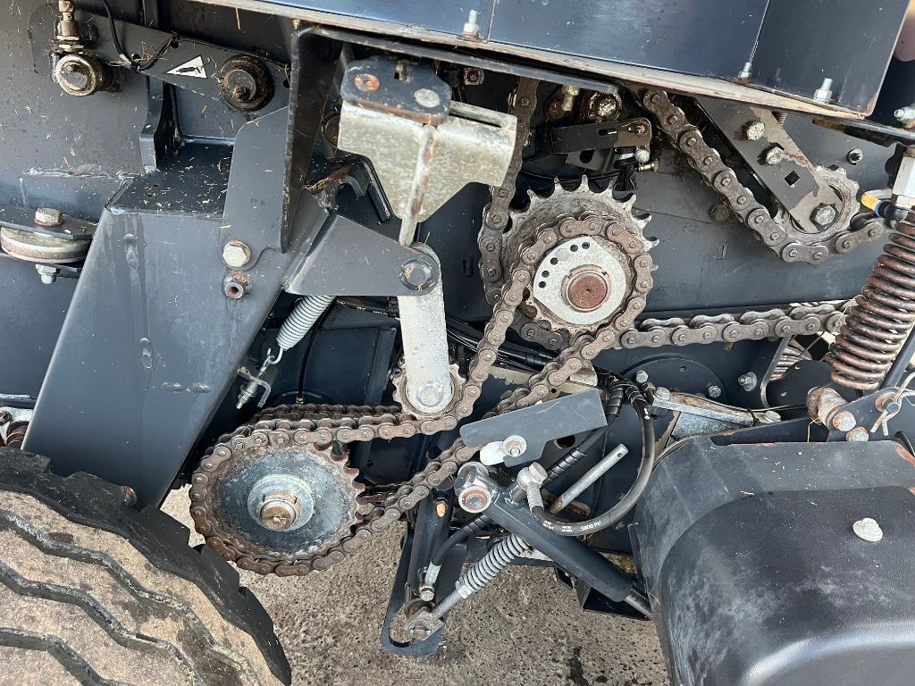 Presse balles rondes MASSEY FERGUSON RB 720 V - photo slide 11
