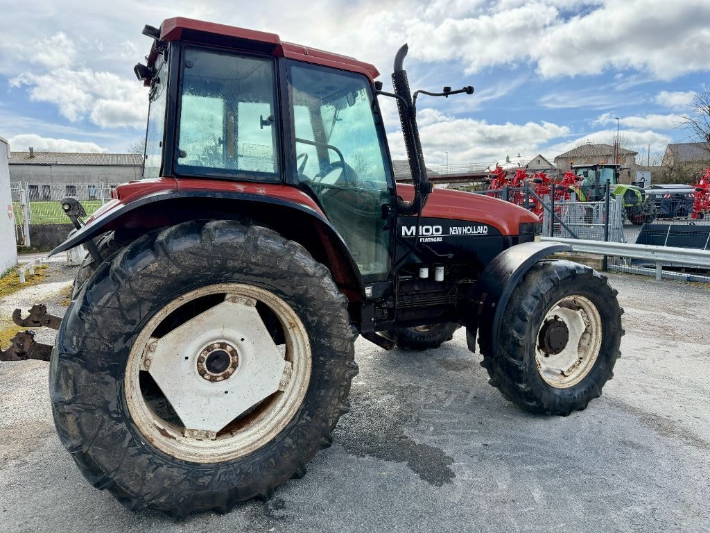 Tracteur NEW HOLLAND M100 - photo slide 8