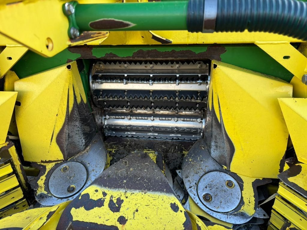 Ensileuse JOHN DEERE 8500 - photo slide 16