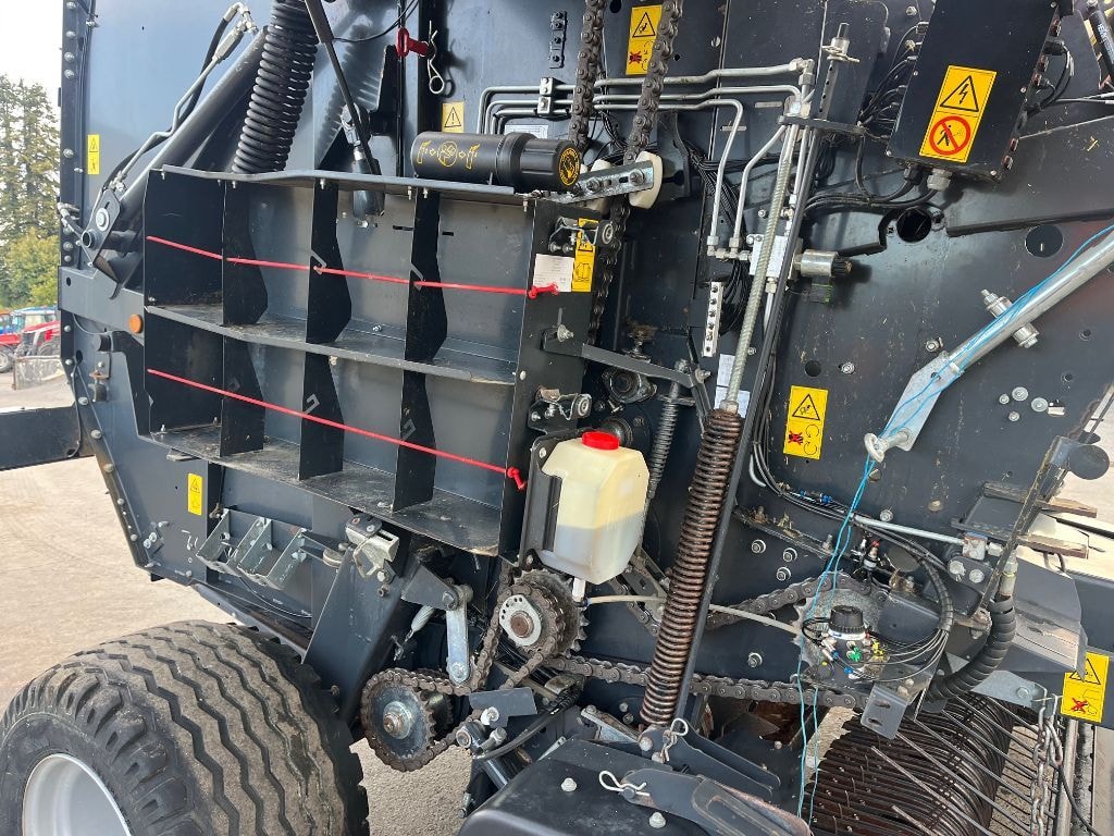 Presse balles rondes MASSEY FERGUSON RB 720 V - photo slide 10