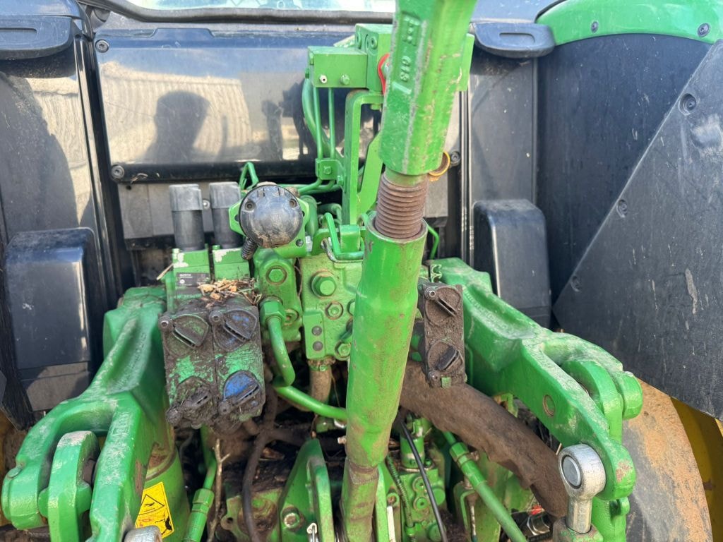 Tracteur chargeur JOHN DEERE 6100M - photo slide 7