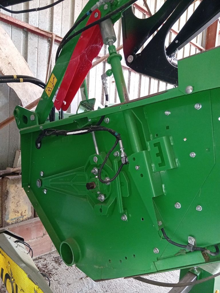 Coupe (MB) JOHN DEERE 635 R - photo slide 16