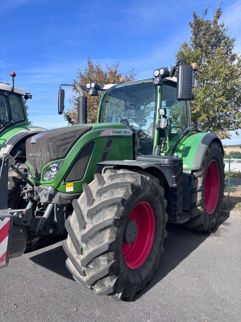 Tracteur FENDT 720 - photo slide 1