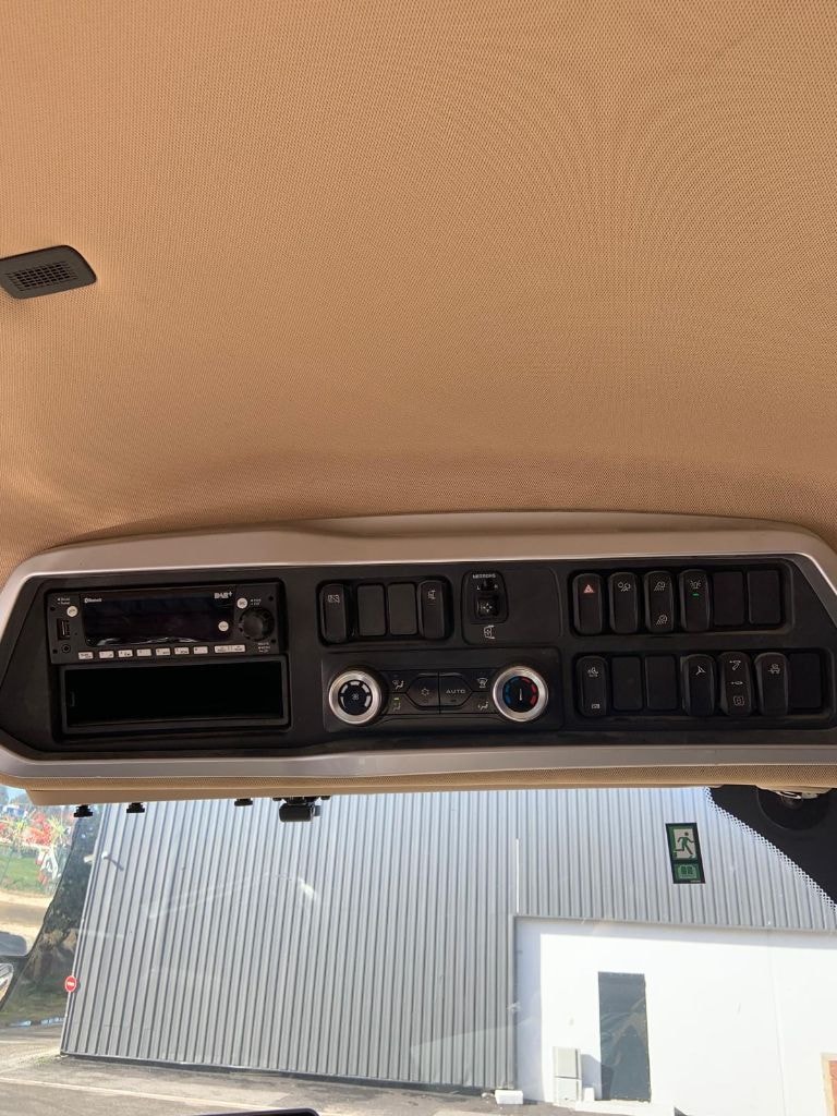 Tracteur CASE IH OPTUM 270 CVX - photo slide 28