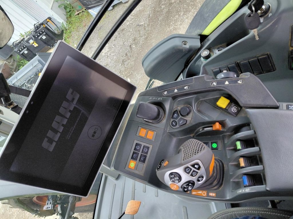 Tracteur CLAAS AXION 810 CMATIC (2) - photo slide 8