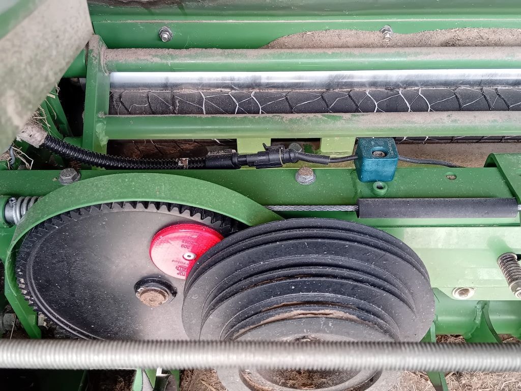 Presse balles rondes KRONE FORTIMA V1500 - photo slide 9