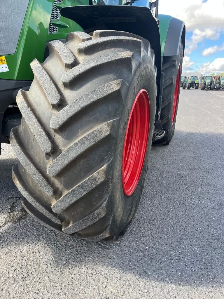 Tracteur FENDT 824 VARIO PROFI + - photo slide 18