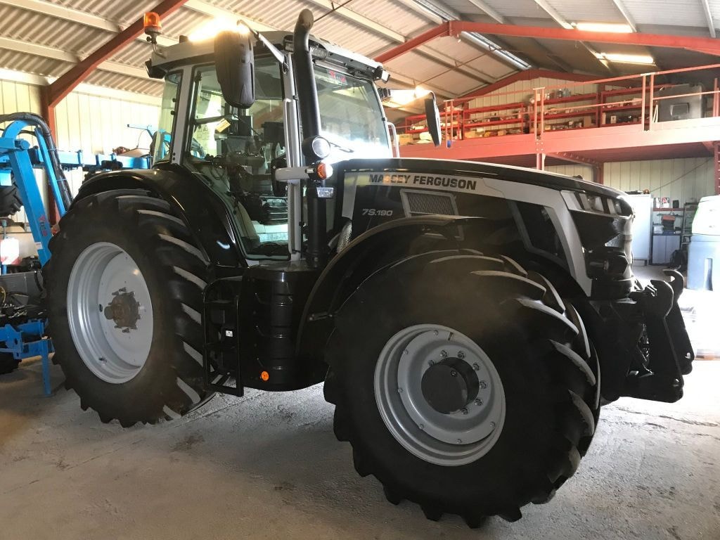 Tracteur MASSEY FERGUSON 7S.190 - photo slide 1