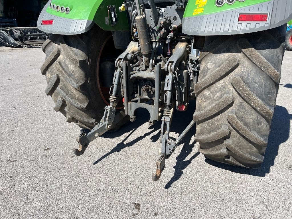 Tracteur FENDT 724 VARIO PROFI + - photo slide 8