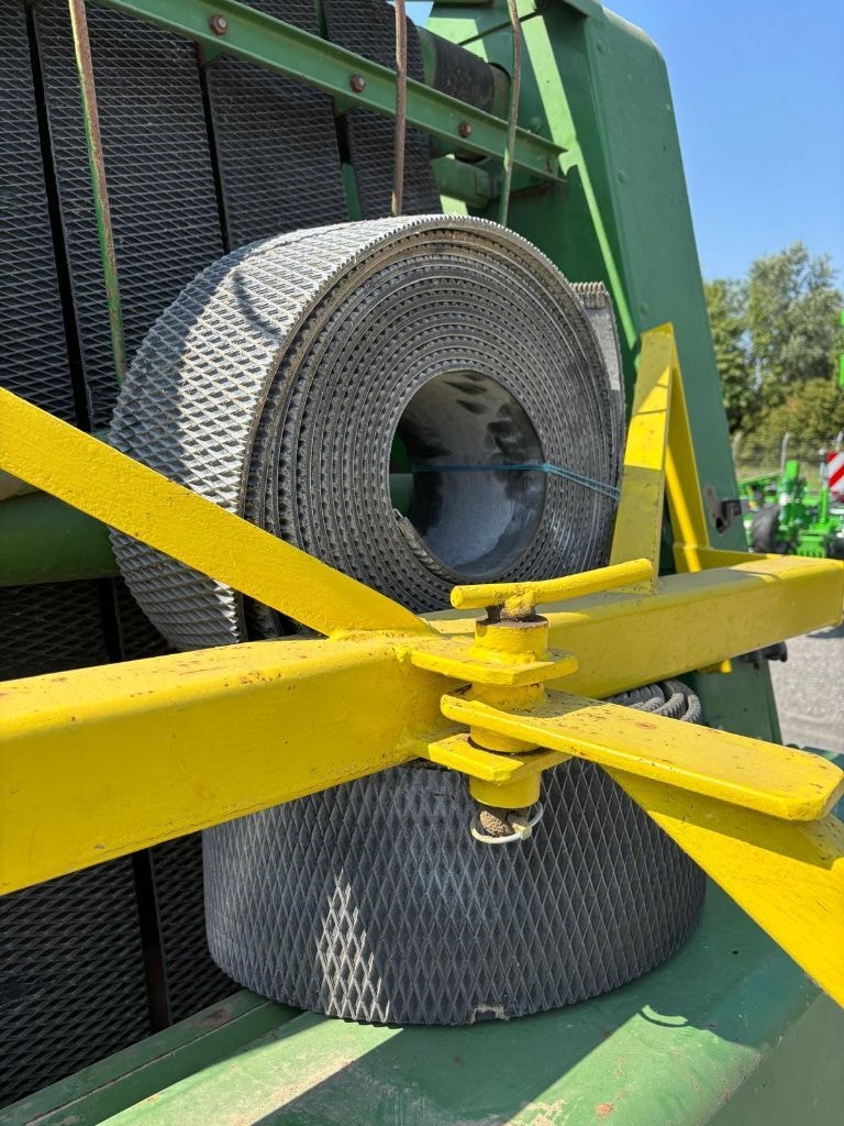 Presse balles rondes JOHN DEERE 550 - photo slide 31