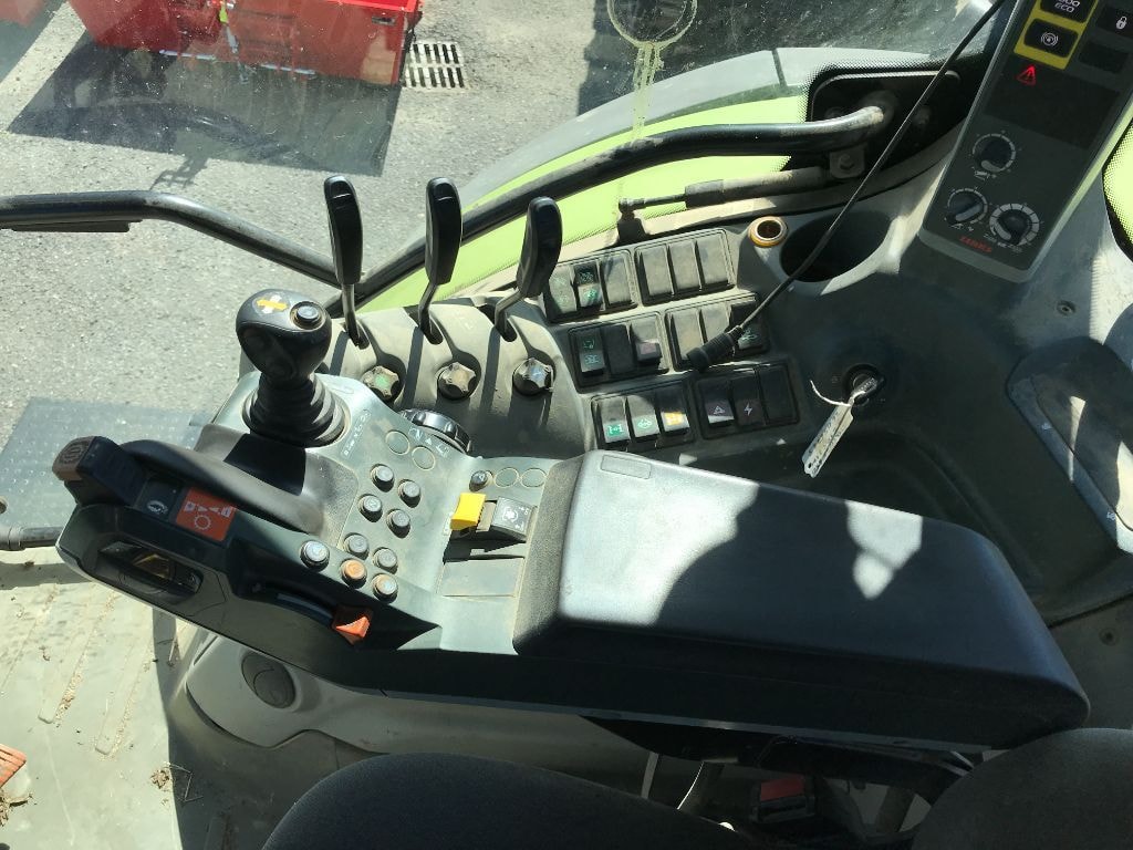 Tracteur CLAAS ARION 620 CIS - photo slide 11