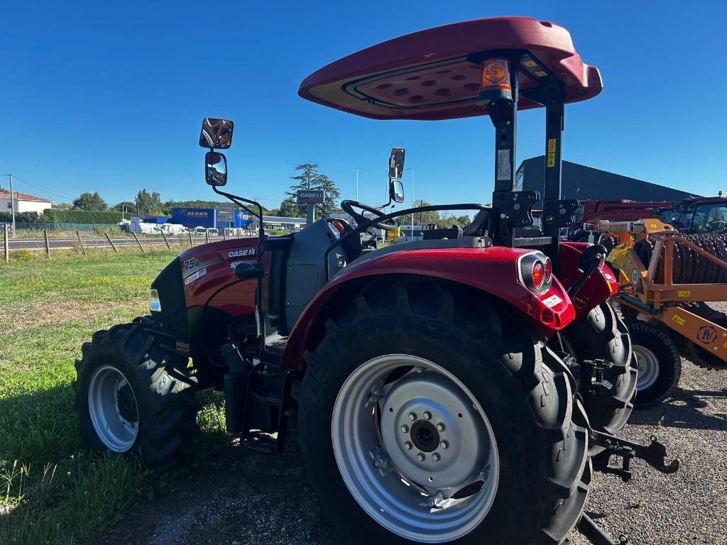 Tracteur CASE IH FARMALL 75A - photo slide 6