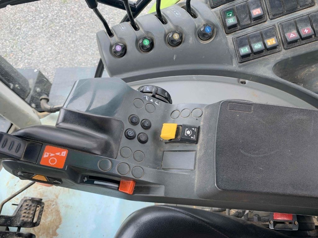 Tracteur CLAAS ARION 620 T4I CIS - photo slide 9