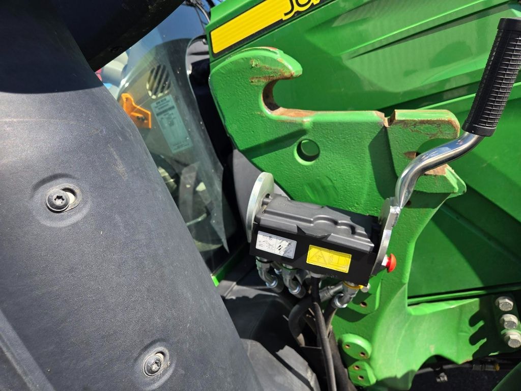 Tracteur chargeur JOHN DEERE 6130M - photo slide 6