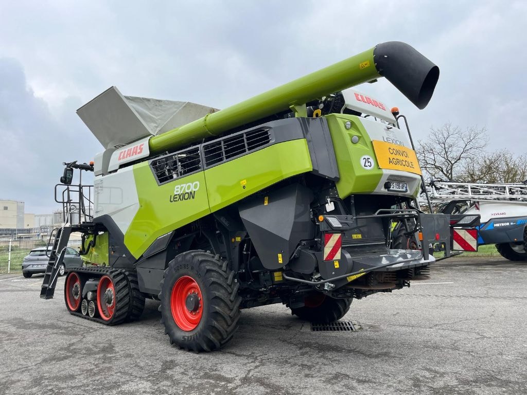 Moissonneuse CLAAS Lexion 8700 TT - photo slide 5