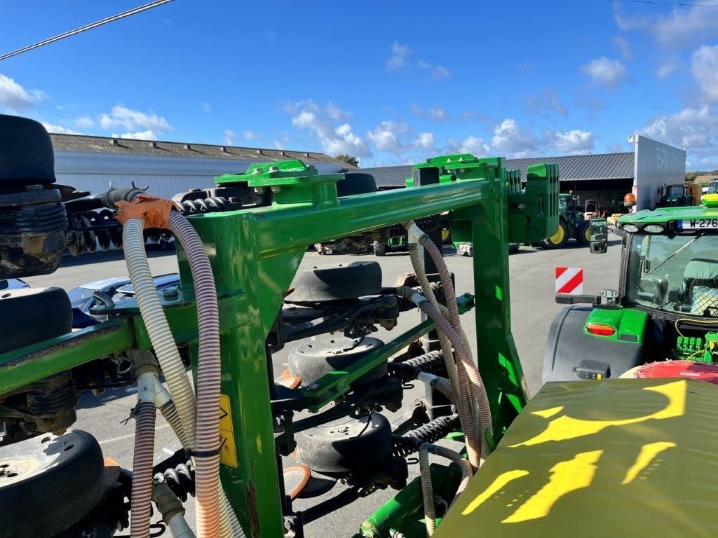 Semoir simplifié JOHN DEERE 750A - photo slide 25
