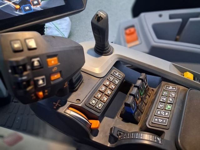 Tracteur VALTRA T174ED - photo slide 16