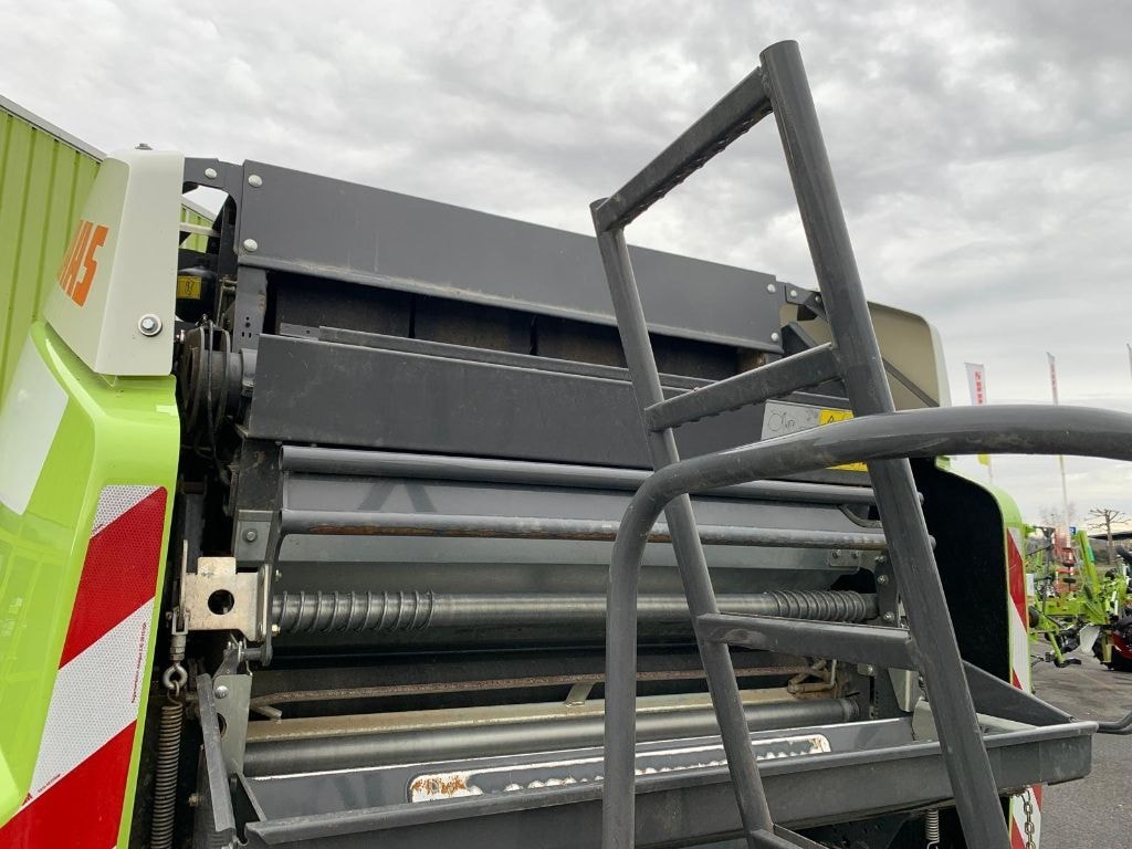 Presse balles rondes CLAAS VARIANT460 RF - photo slide 5
