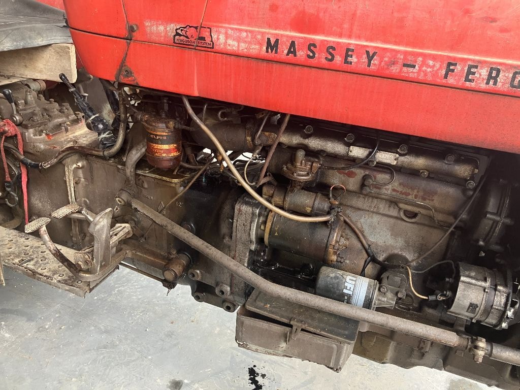 Tracteur MASSEY FERGUSON 158 - photo slide 13