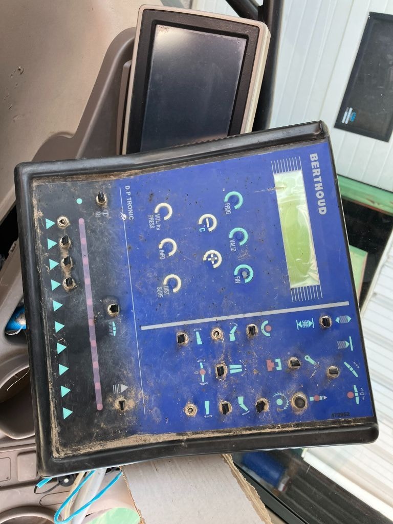 Pulverisateur BERTHOUD DP TRONIC 32 - photo slide 15