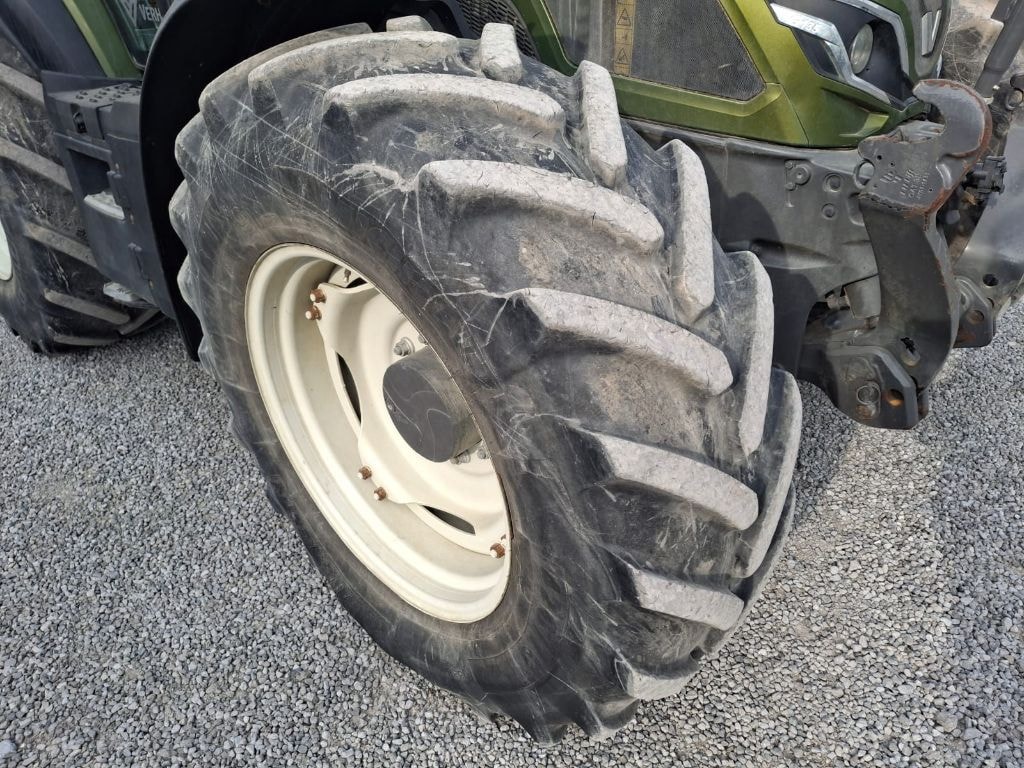 Tracteur VALTRA G135 - photo slide 14