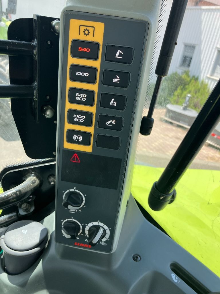 Tracteur CLAAS ARION 610 CIS+ - photo slide 11
