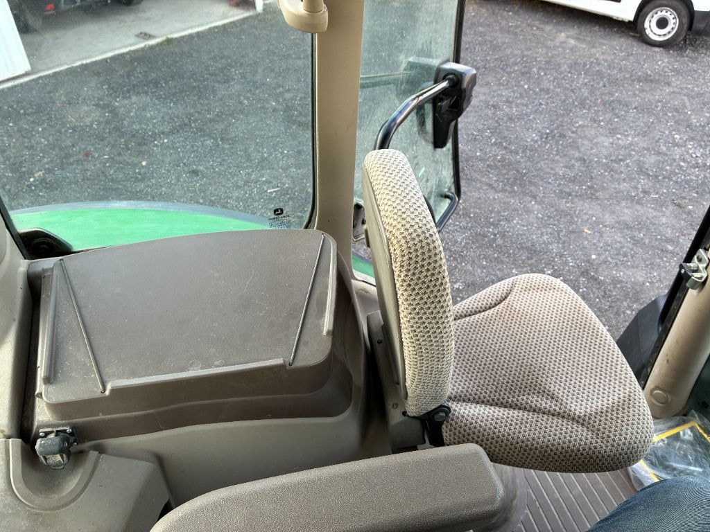 Tracteur JOHN DEERE 6110R - photo slide 13