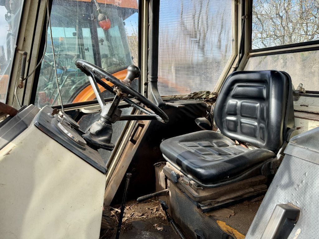 Tracteur LAMBORGHINI 854 - photo slide 9
