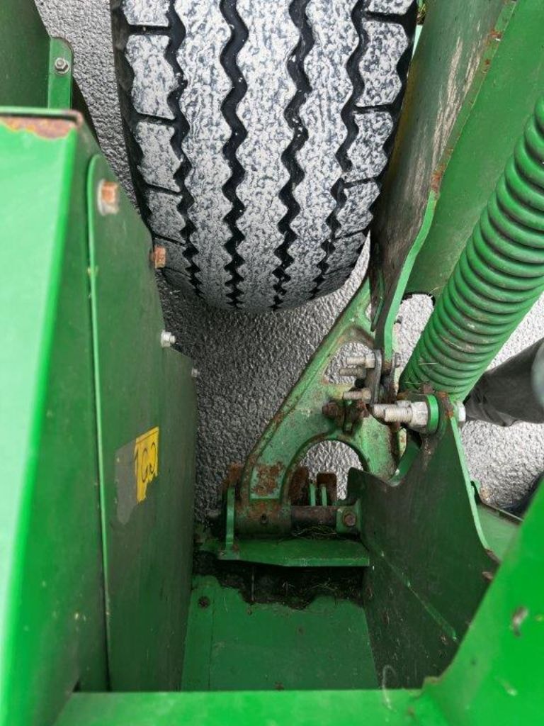 Faucheuse conditionneuse JOHN DEERE 630 - photo slide 19
