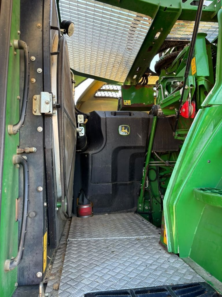 Ensileuse JOHN DEERE 8500 - photo slide 23