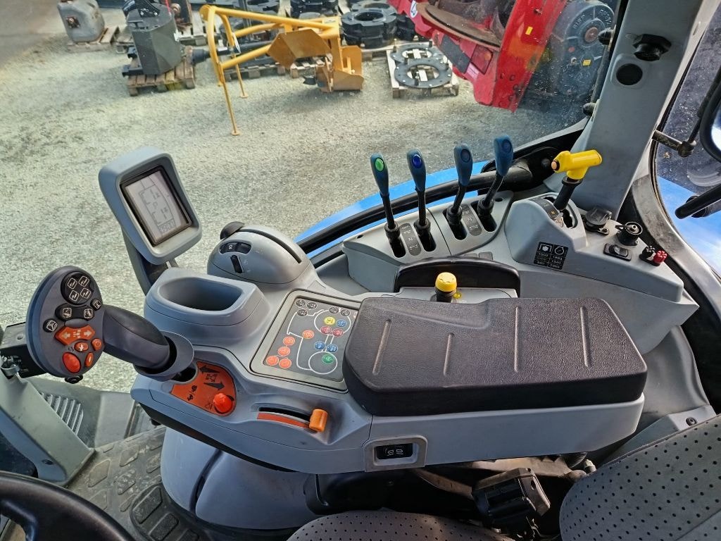 Tracteur NEW HOLLAND T6 165 - photo slide 7