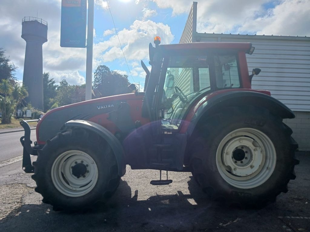 Tracteur VALTRA T152D - photo slide 2