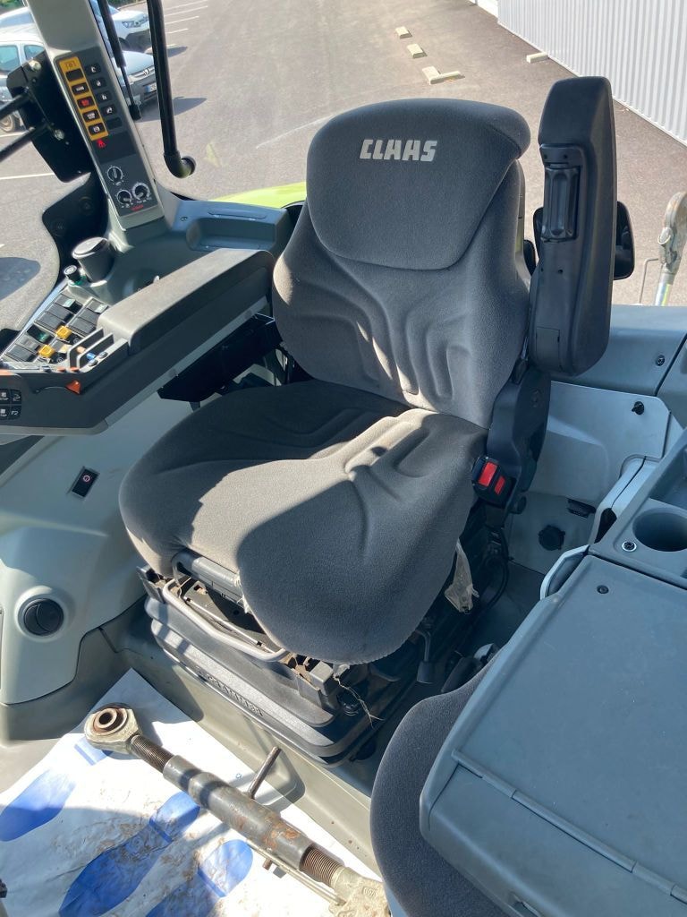 Tracteur CLAAS AXION 810 - photo slide 8