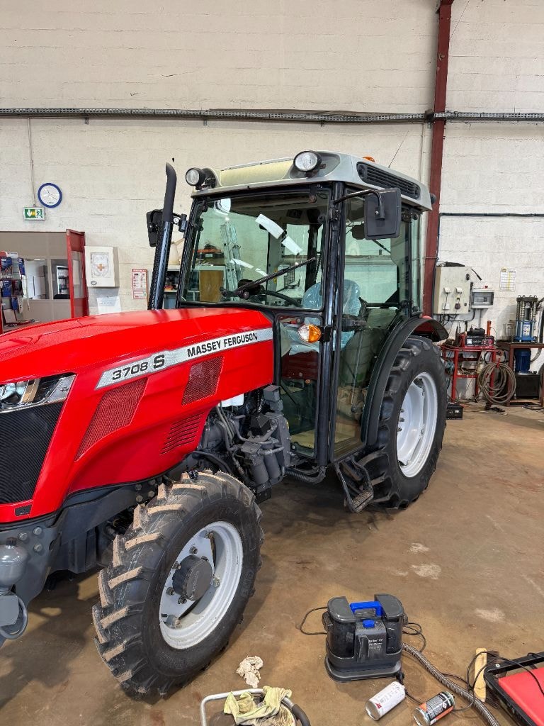 Tracteur etroit MASSEY FERGUSON 3708S EFFICIENT - photo slide 1