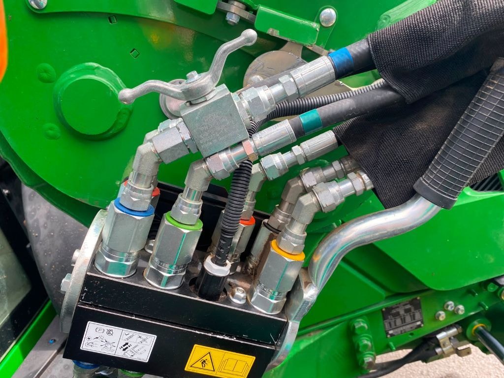 Tracteur chargeur JOHN DEERE 6130M AUTO POWER  - photo slide 24