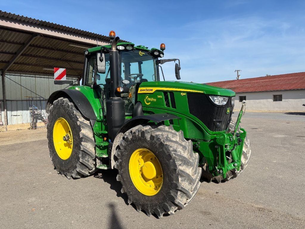Tracteur JOHN DEERE 6M240 - photo slide 9