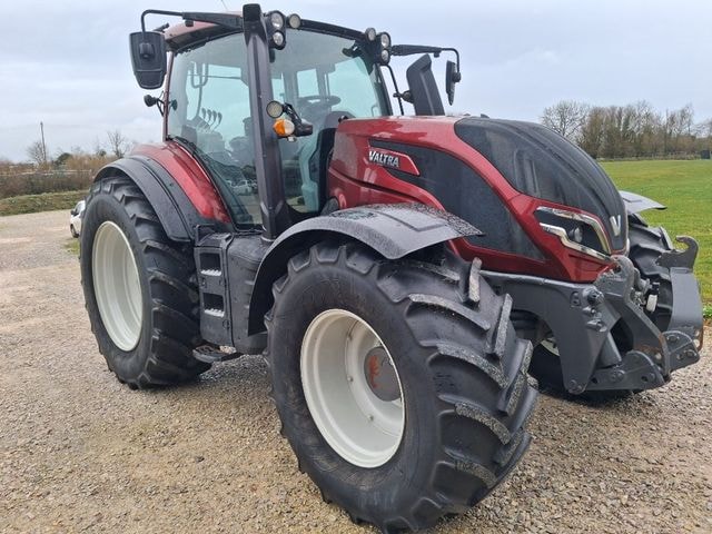 Tracteur VALTRA T175 A - photo slide 3
