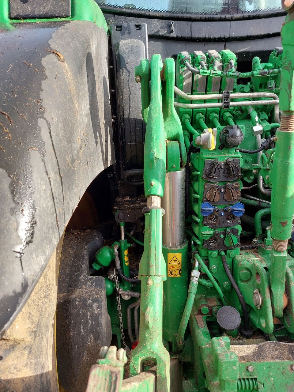 Tracteur JOHN DEERE 6195R - photo slide 8