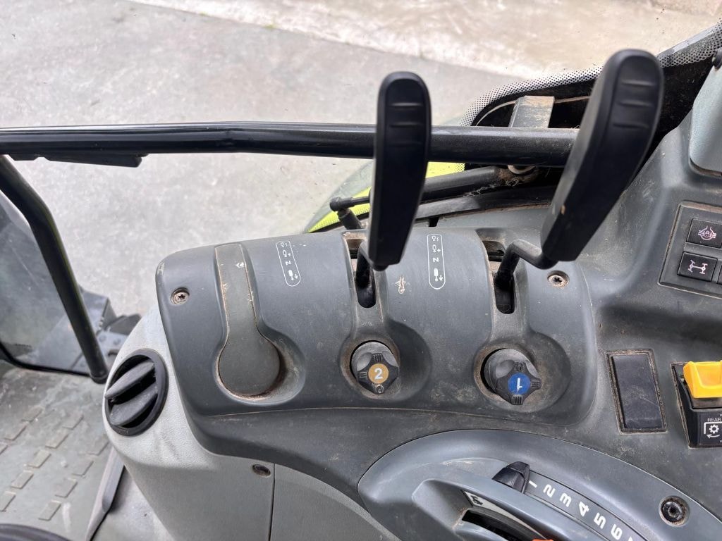 Tracteur CLAAS ARION 420 - photo slide 23