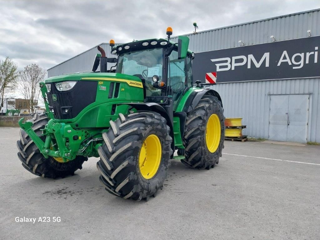 Tracteur JOHN DEERE 6R215 - photo slide 2