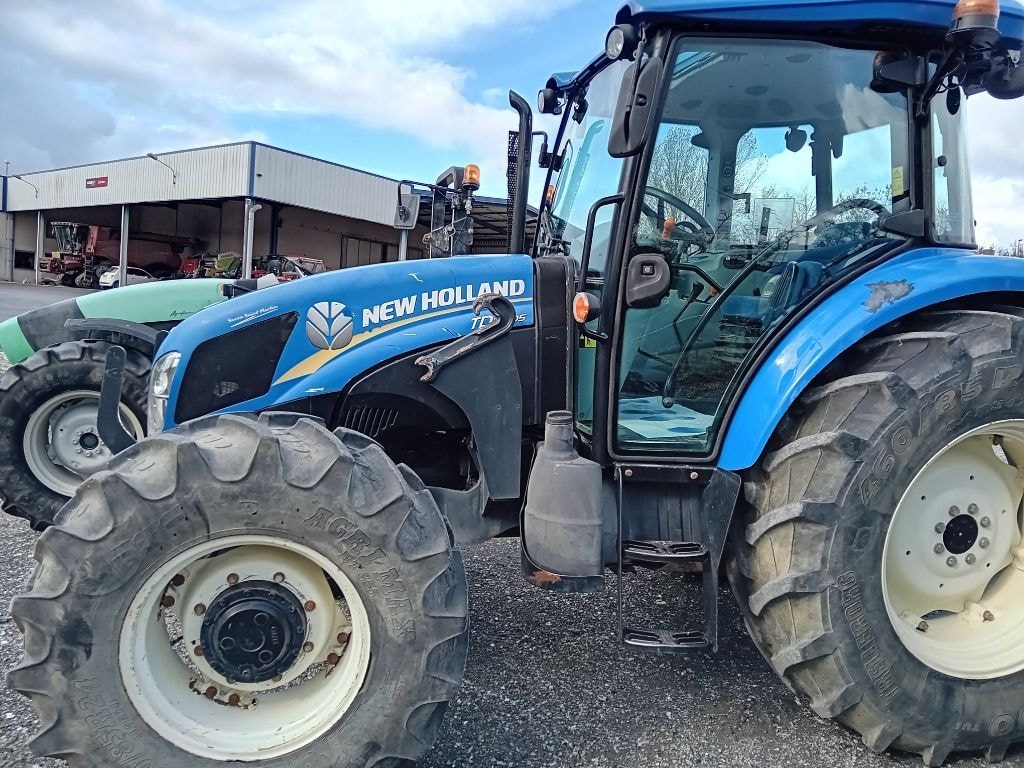 Tracteur NEW HOLLAND TD5.105 - photo slide 2
