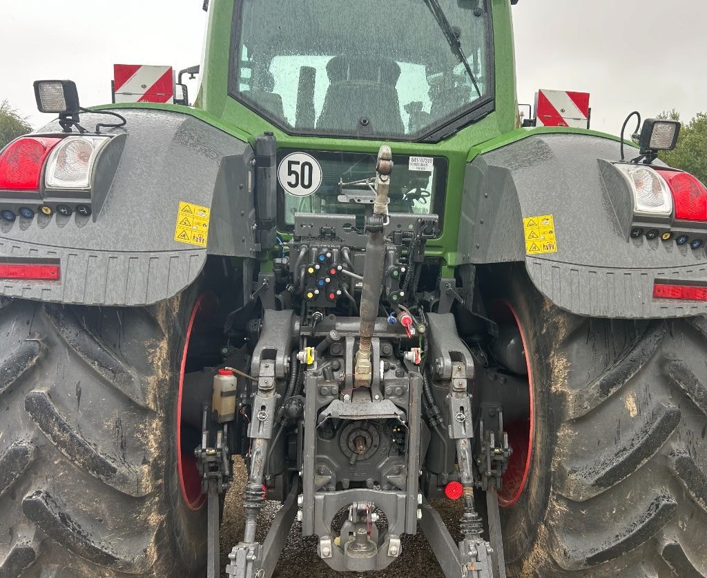Tracteur FENDT 826 VARIO PROFI + - photo slide 8