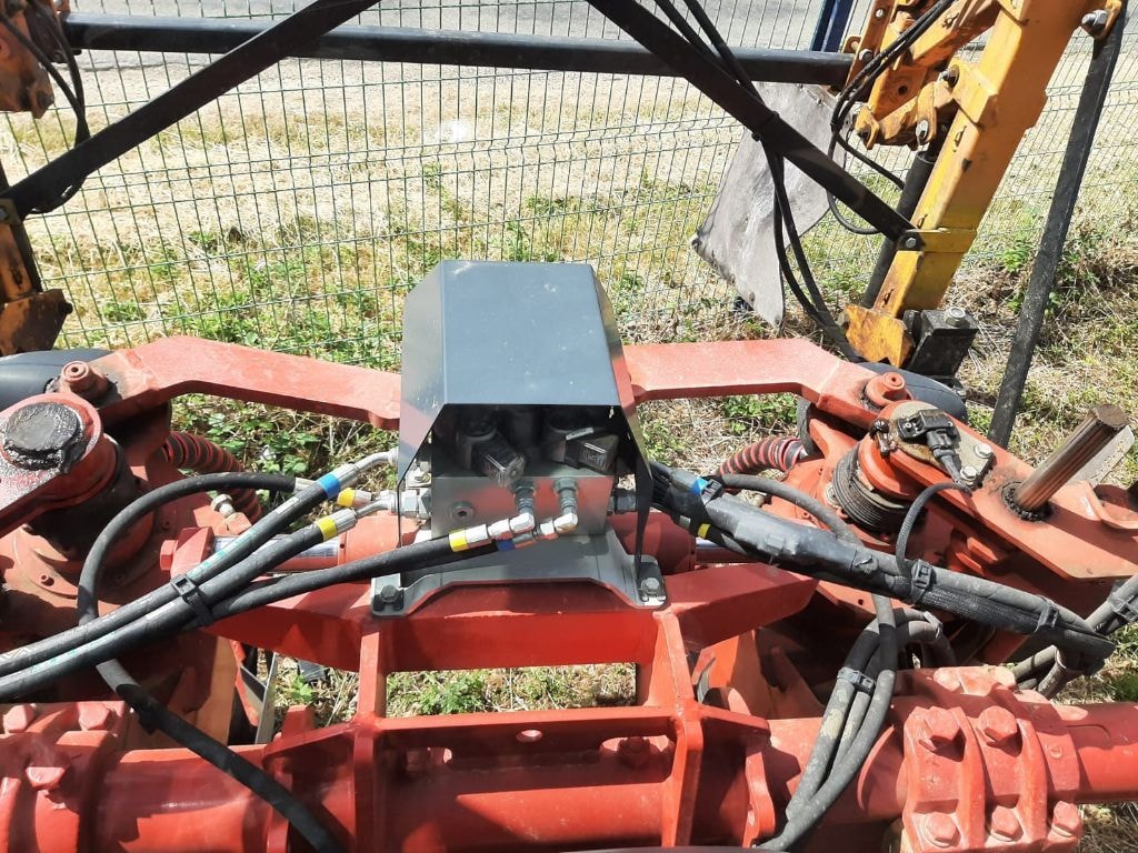 Tracteur enjambeur VERMANDE MR 1135 - photo slide 17
