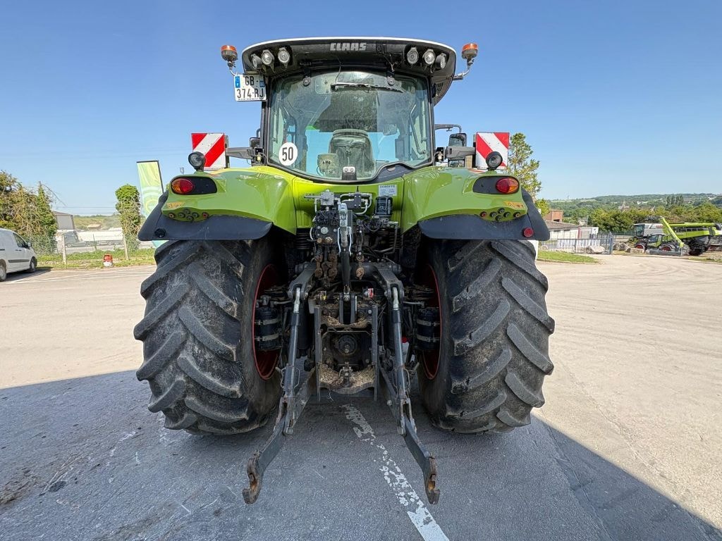 Tracteur CLAAS AXION 810 - photo slide 6