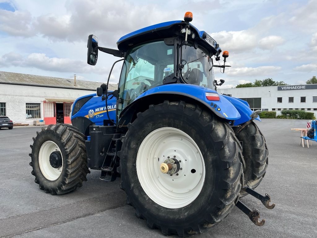 Tracteur NEW HOLLAND T7.225 - photo slide 9